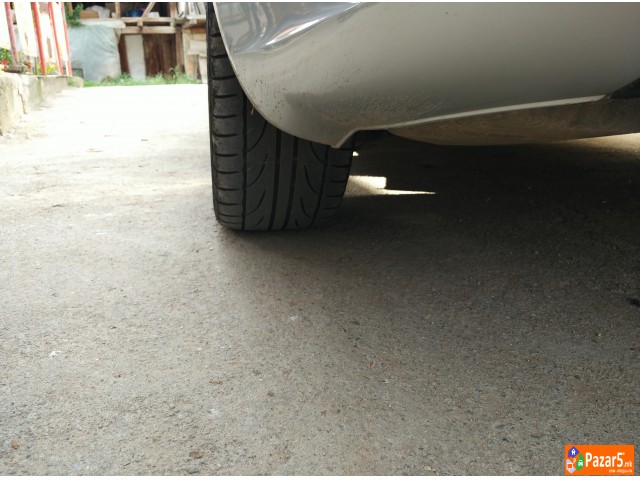 Prodavam Bandazi I Gumi Za Audi A4