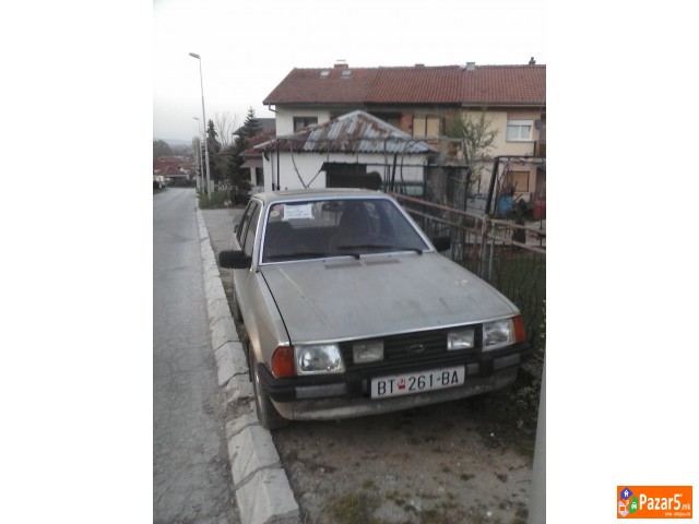 Продавам Форд Ескорд
