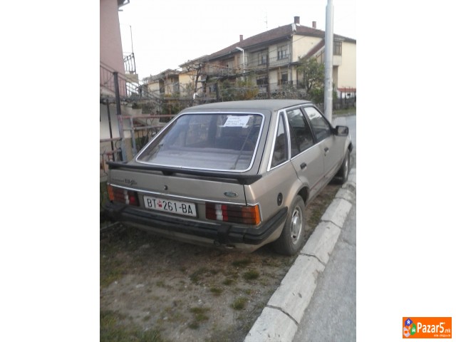 Продавам Форд Ескорд