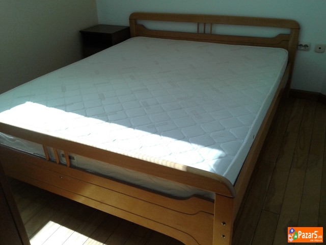 Издавам стан во Центар