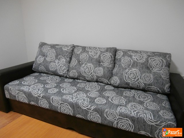 * Издавам гарсоњера во КОЗЛЕ *