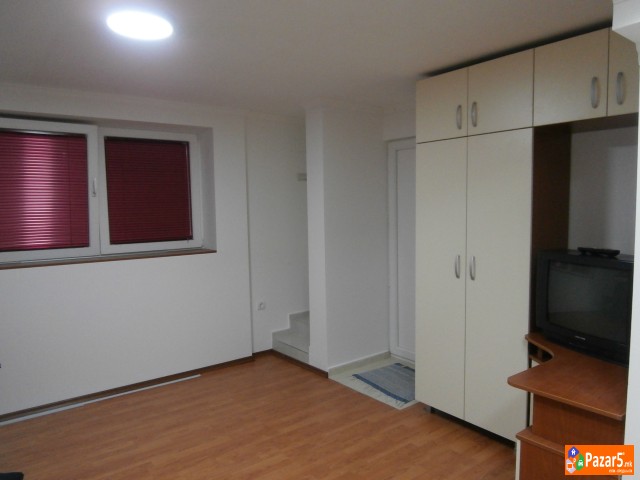 * Издавам гарсоњера во КОЗЛЕ *