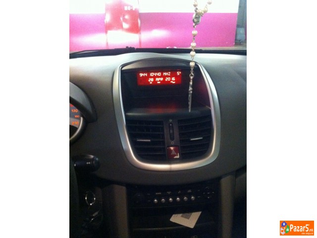 Se Prodava Pezo 207 1.4 Benzin