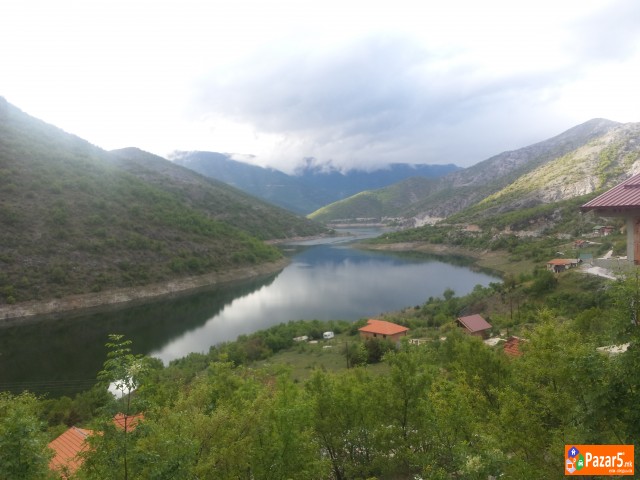 Se Prodava Ili Zamenuva Vikendica