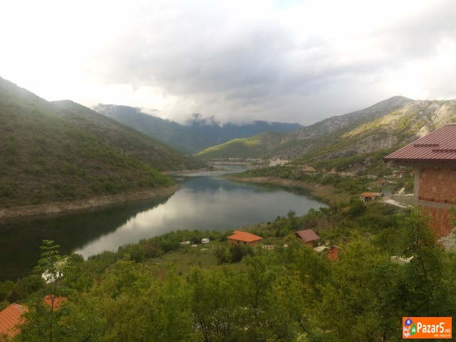 Se Prodava Ili Zamenuva Vikendica