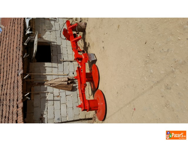 Se Prodava Zemjodelska Mehanizacia