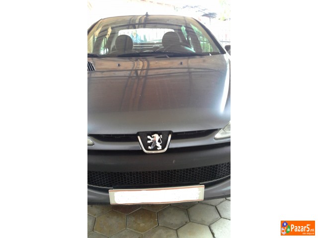 Peugeot 206 Sedan 1.4benz. So Servisna Kniska