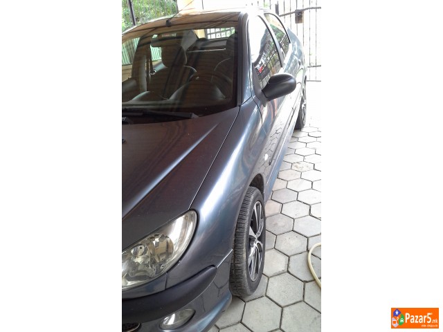 Peugeot 206 Sedan 1.4benz. So Servisna Kniska