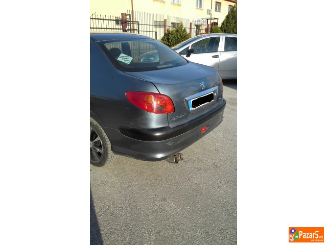 Peugeot 206 Sedan 1.4benz. So Servisna Kniska