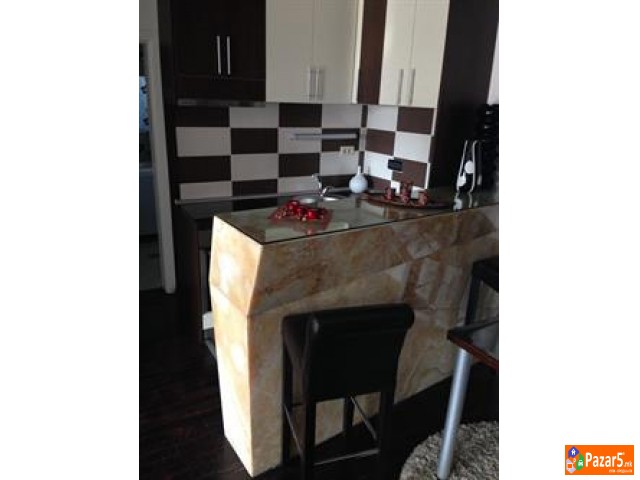 Izdavam Kompletno Namesten Stan 53m2