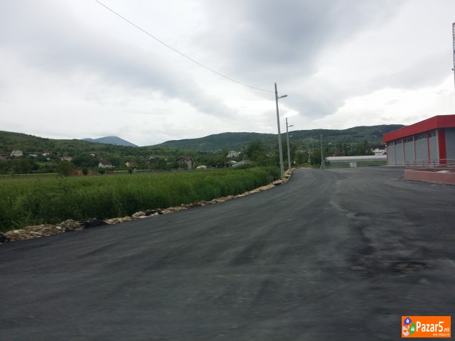 плац за куќа и плац за згради