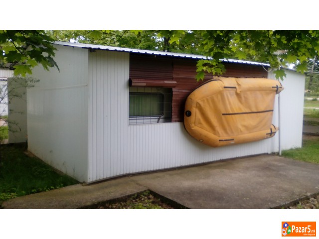 Камп приколка во Авто Камп \