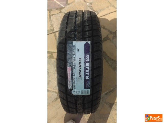 Nexen 225/70/15 C Novi