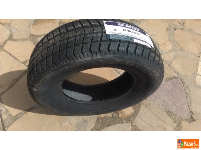 Nexen 225/70/15 C Novi
