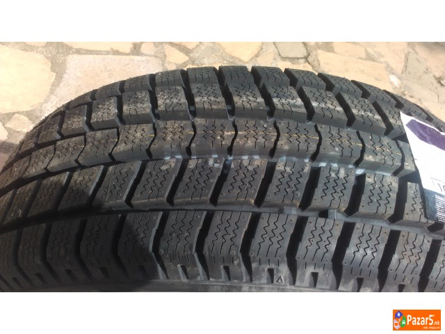 Nexen 225/70/15 C Novi