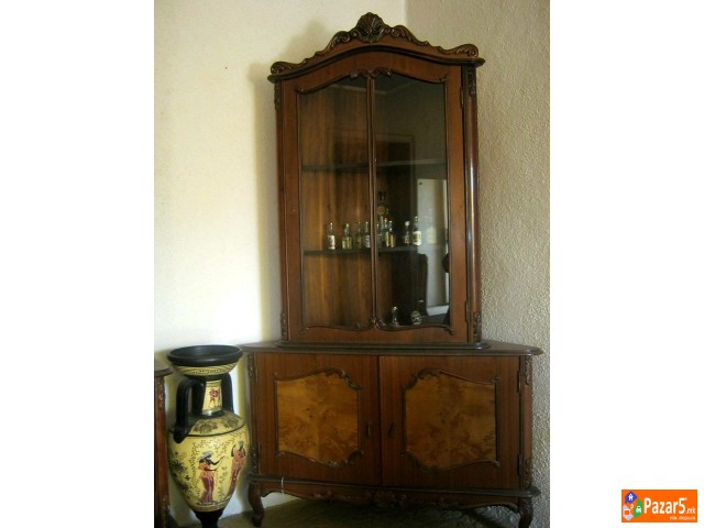 Se Prodava Vitrina ! 