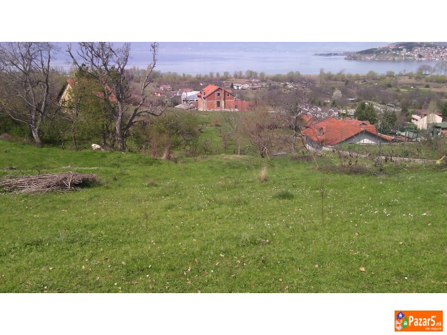 Се продава плац во Рача