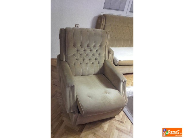 Гарнитура за седење