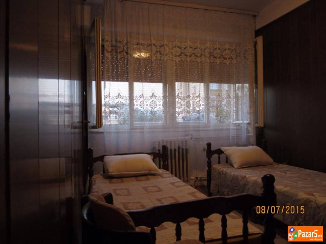 Издавам стан во Автокоманда