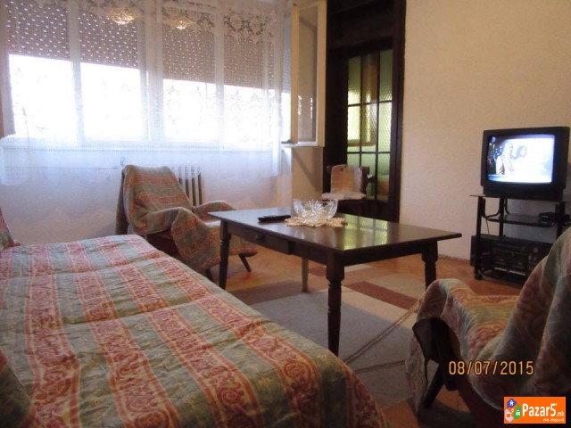 Издавам стан во Автокоманда