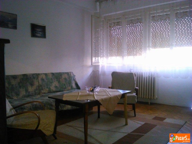 Издавам стан во Автокоманда