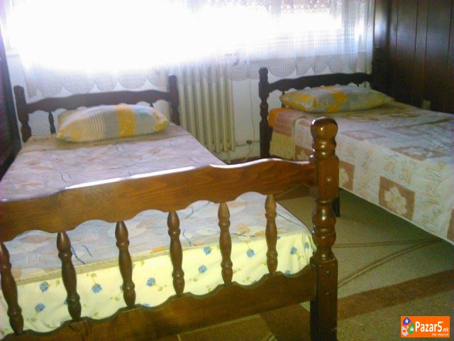 Издавам стан во Автокоманда  