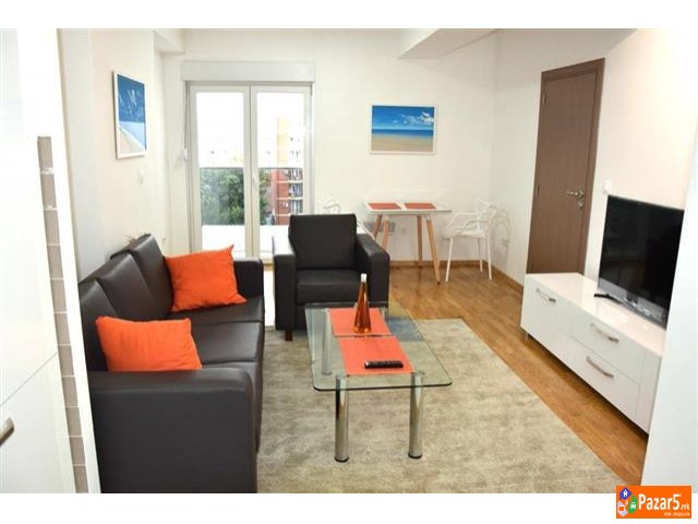 Дарма Дома издава ЛУКСУЗЕН СТАН ВО ЦЕНТАР, кај Мли