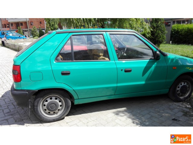 Продавам шкода фелиција