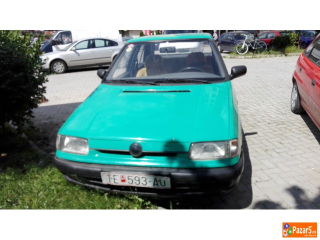 Продавам шкода фелиција