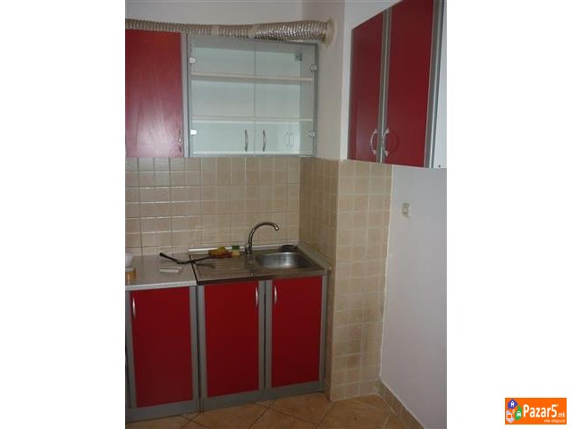 Izdavam Prekrasen Polunamesten Stan Vo Kisela Voda