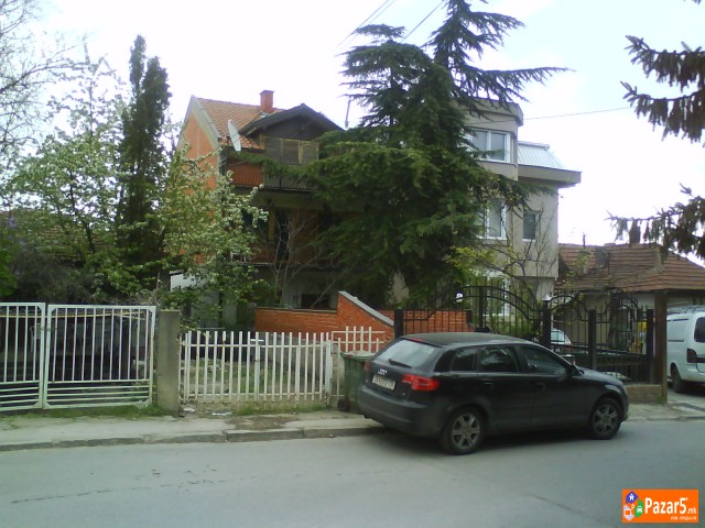 Prodavam Kuka Vo Crnice 260m2 Za Smao 160000 Evra