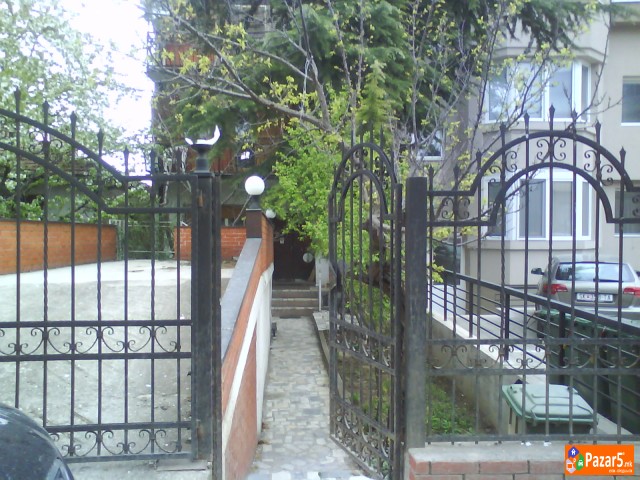 Prodavam Kuka Vo Crnice 260m2 Za Smao 160000 Evra