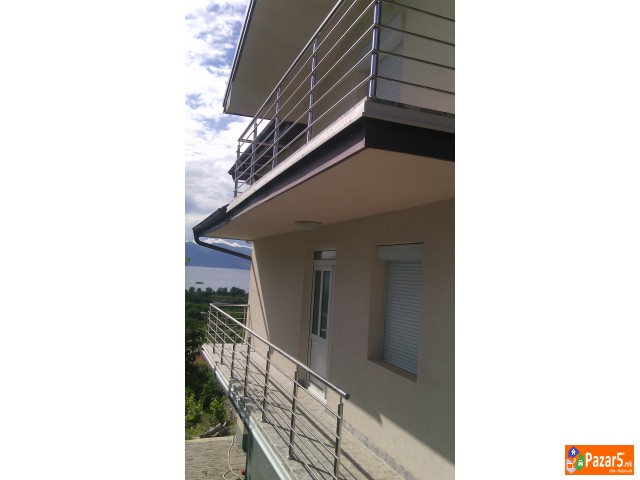 Се продава куќа во Рача