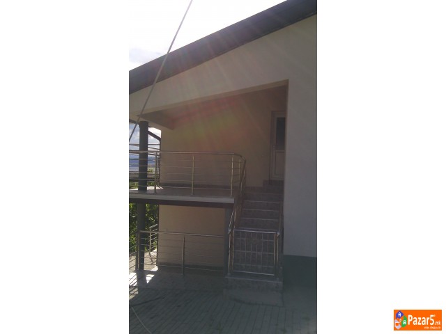 Се продава куќа во Рача