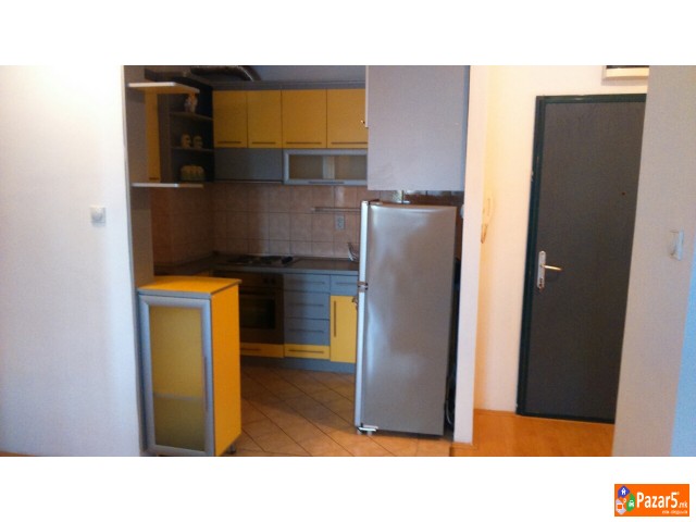 СЕ ИЗДАВА ДВОСОБЕН СТАН ВО РАСАДНИК