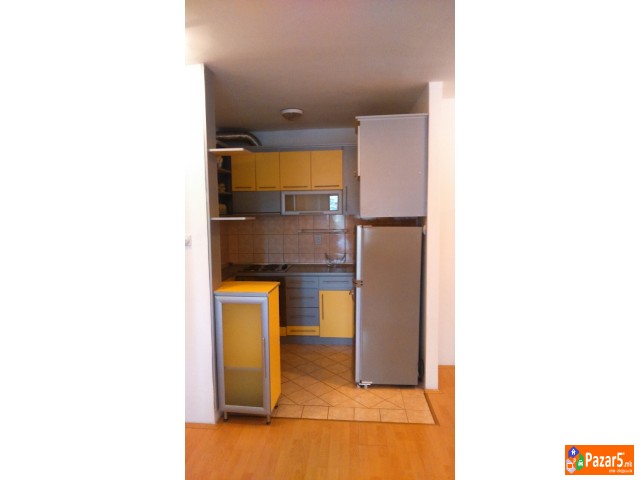 СЕ ИЗДАВА ДВОСОБЕН СТАН ВО РАСАДНИК