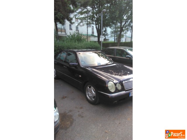 Prodavam Mercedes E 220
