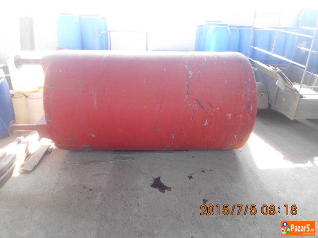 Prodavam Poliesterski Rezervoari