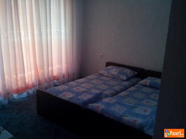 Издавам соби