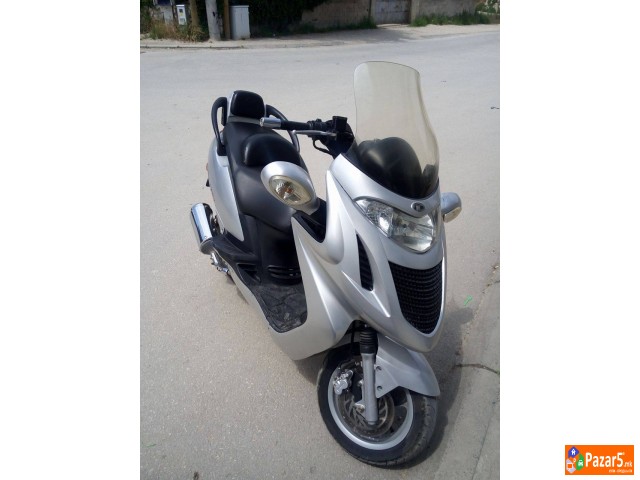 Motor Kymco Grand Dink 125 2008 God. Extra Moze Za