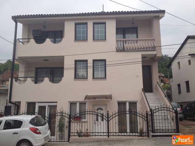 Se Izdava Kukja Vo Kozle 