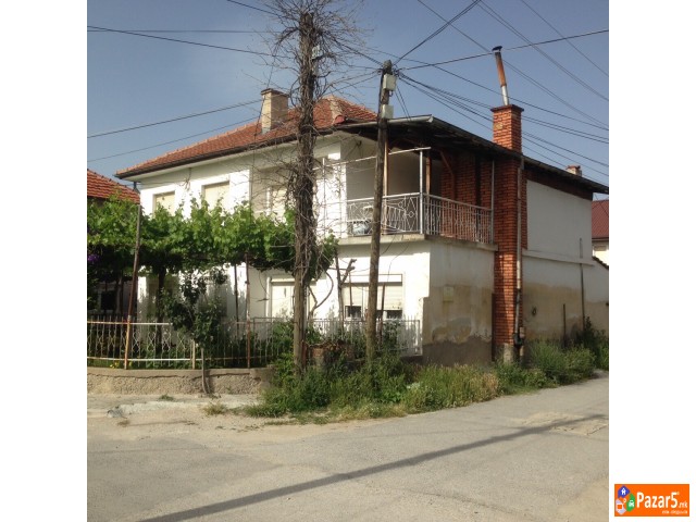 Куќа на одлична локација во Ресен