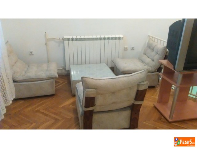 Se Izdava Stan Vo Centar Komplet Namesten