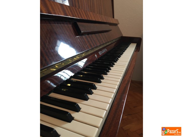 БЕЛАРУС пијанино - ОДЛИЧНО сочувано!