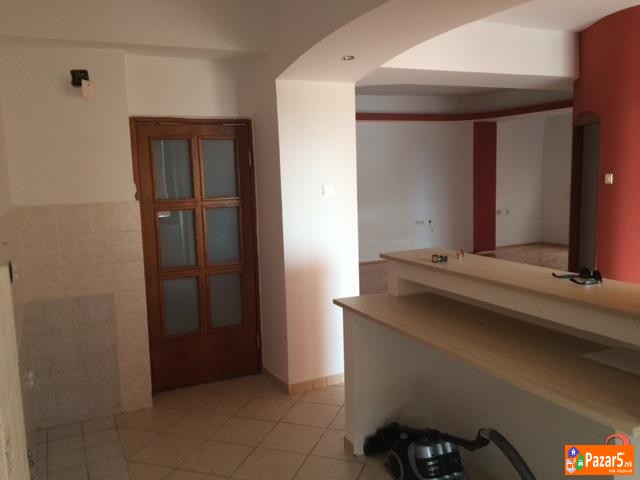 Se Prodava Preubav 3soben Komplet Renoviran Stan V