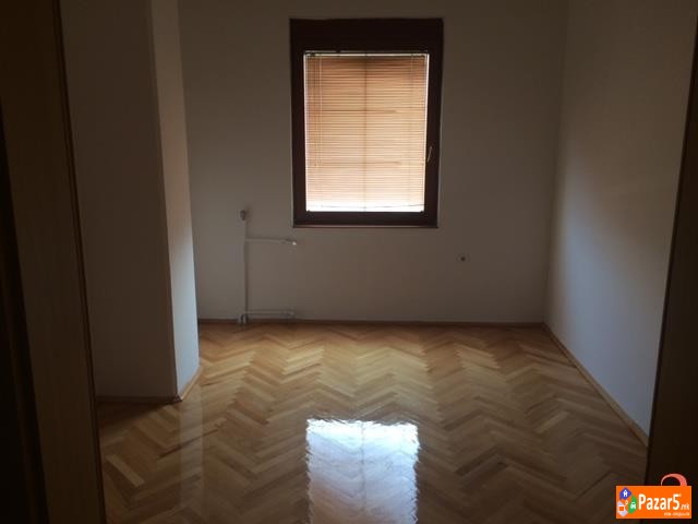 Se Prodava Preubav 3soben Komplet Renoviran Stan V