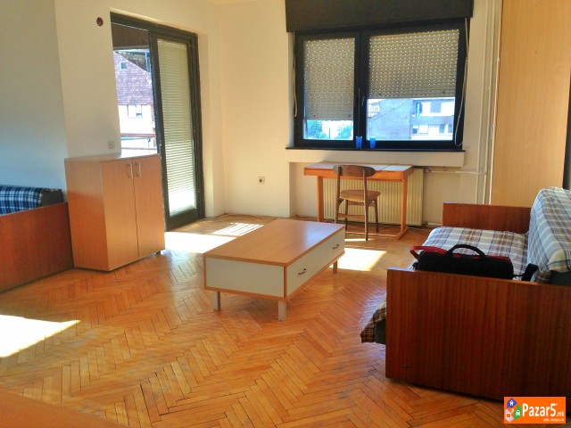 ТРОСОБЕН СТАН ЗА СТУДЕНТИ КАЈ МЛЕЧЕН