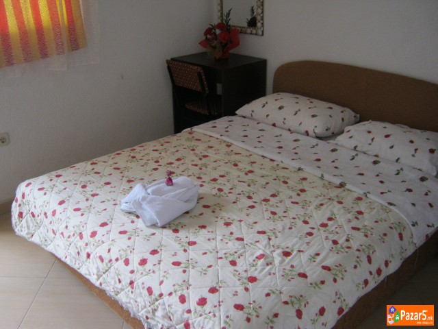 Апартмани Танески Коњско