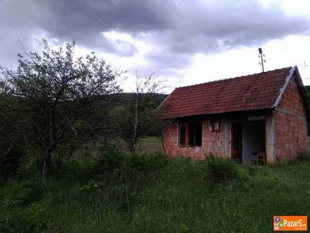 Se Prodava Objekt So Zemjiste