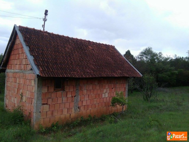 Se Prodava Objekt So Zemjiste